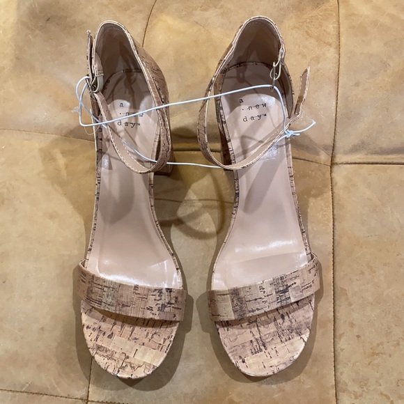 NWT A NEW DAY Ema High Block Heel Cork Pumps Tan - Picture 8 of 10